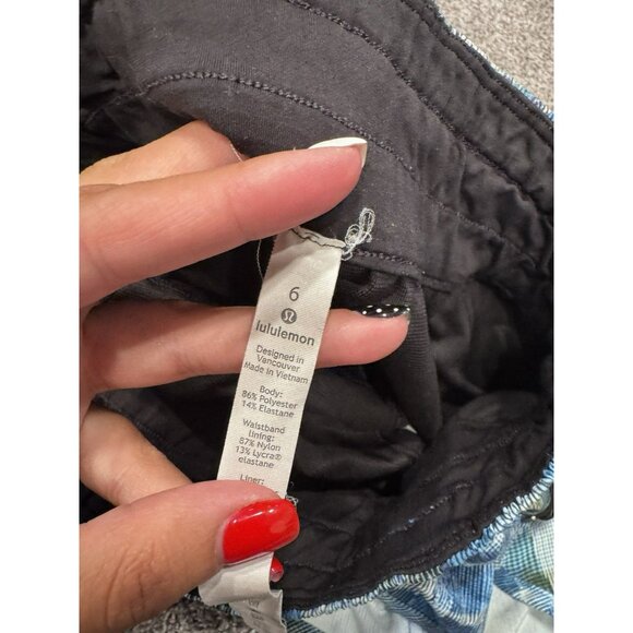 Lululemon Tracker Short V *4" Sun Dazed Multi Blue Size 6 EUC - Picture 5 of 5